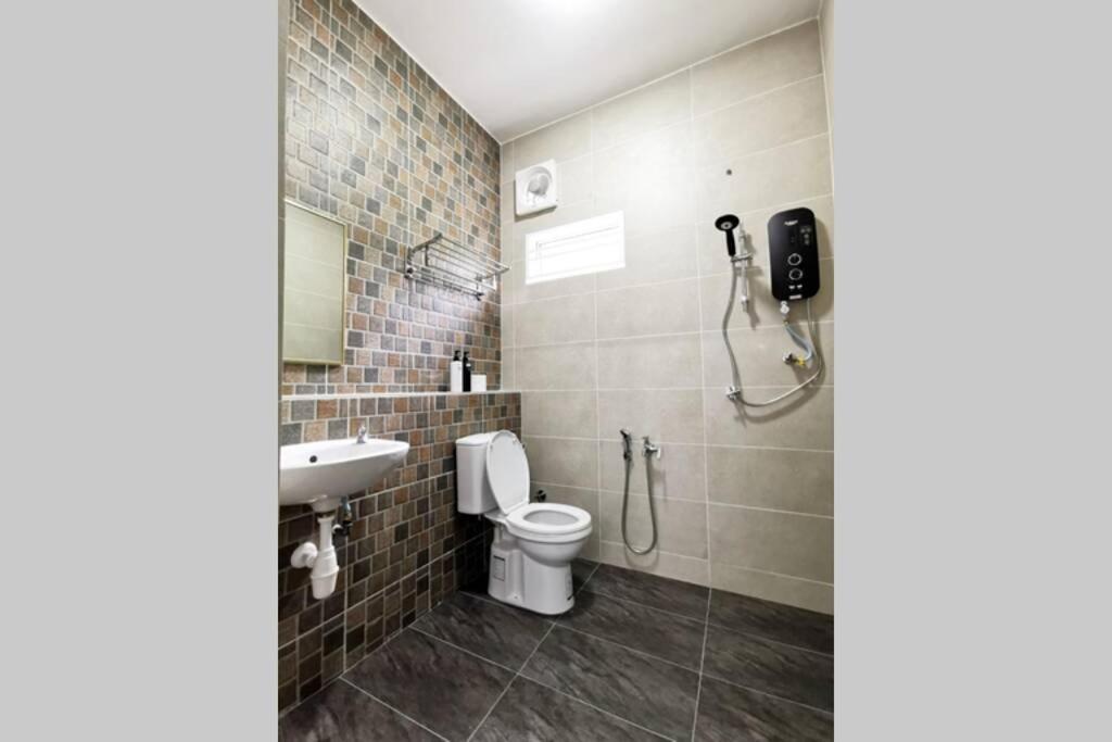 Stay Inn Sikamat Σερεμπάν Εξωτερικό φωτογραφία