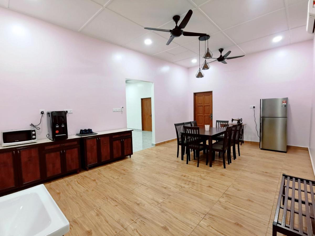 Stay Inn Sikamat Σερεμπάν Εξωτερικό φωτογραφία